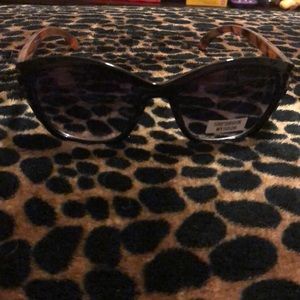 SAMPLE SALE!  Black with Tortoise Shell Arms